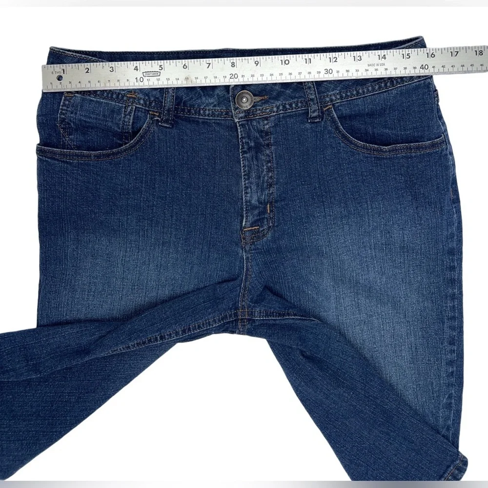 St. John's Bay Classic Blue Jean Shorts Size 12 - Picture 5 of 6